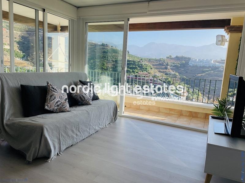 Foto 425ba342-5954-4a82-a01e-7a15cce95133. Piso en El Peñoncillo Torrox