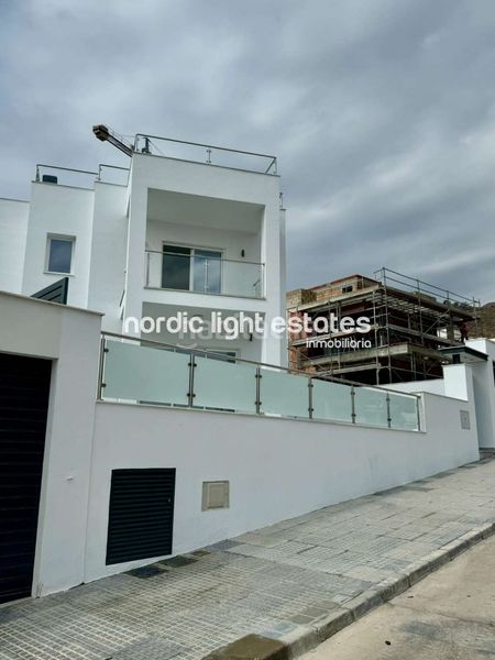 Foto ef922875-8070-415a-8131-9442ebfb960b. Maison avec parking piscine dans Capistrano Nerja