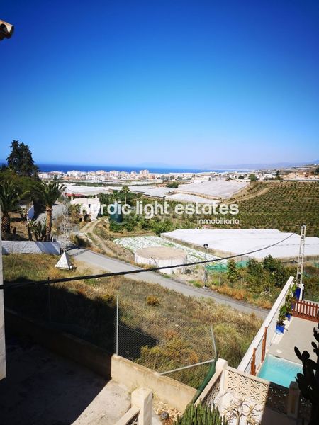 Foto 5946a149-b63d-437c-ba21-061b5e1b46f6. Maison avec parking piscine dans Urbanización Santa Rosa Torrox