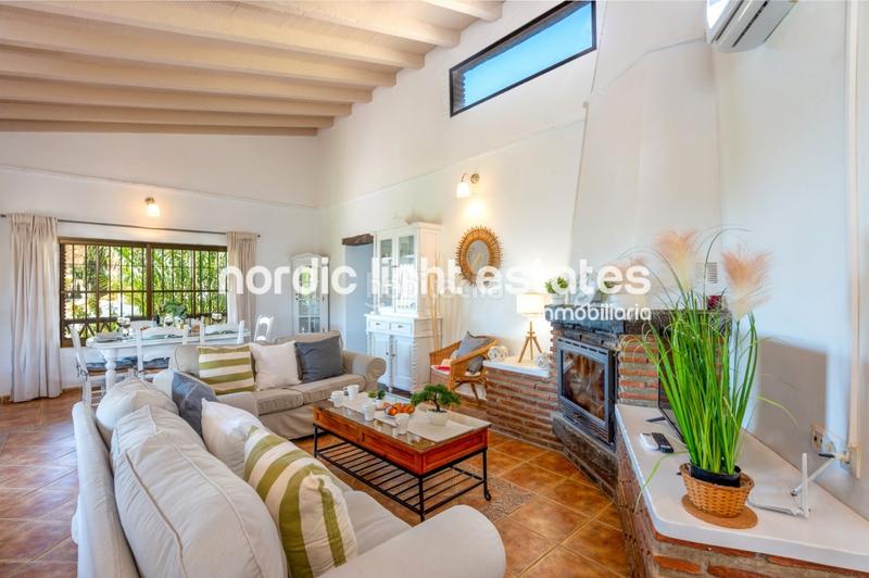 Foto 51b3f921-1952-4649-a3eb-bea904717c2b. Miete haus mit pool in Frigiliana