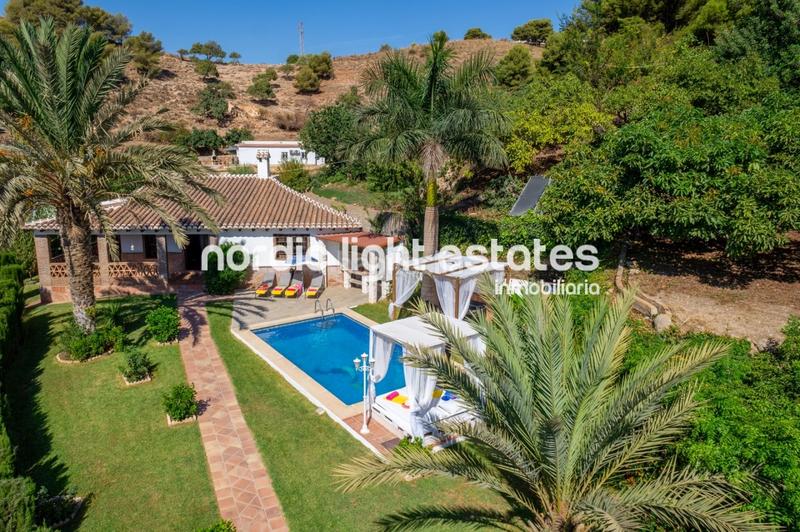 Foto 780a2d43-a05f-4175-bbd9-ec466285b4d2. Miete haus mit pool in Frigiliana