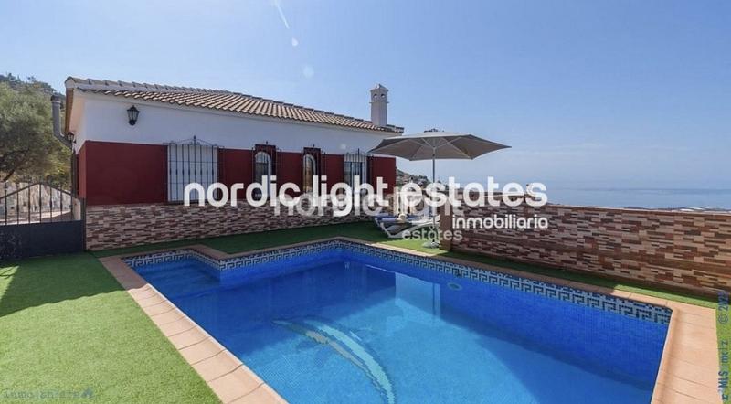 Foto 12a15b26-08e8-47cf-a05b-a5c412a1db61. Casa en Torrox pueblo Torrox