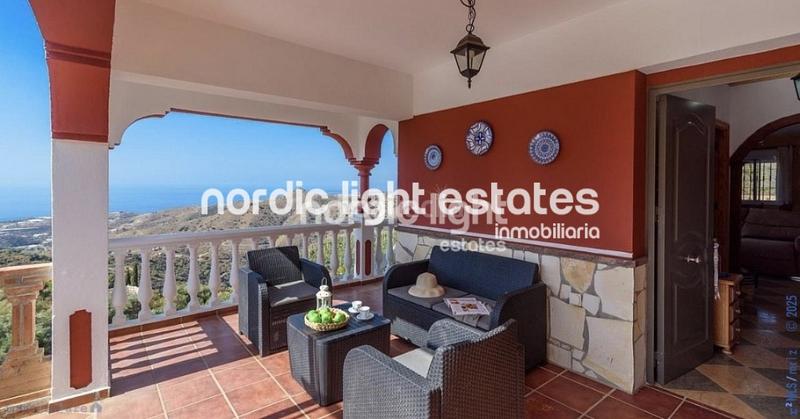 Foto 65c71cfd-7a36-402f-a9fc-ab90b0b79fe8. Casa en Torrox pueblo Torrox