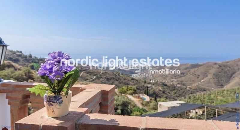 Foto faeaa3e1-25c5-417e-b496-e12246b18bc7. Casa en Torrox pueblo Torrox