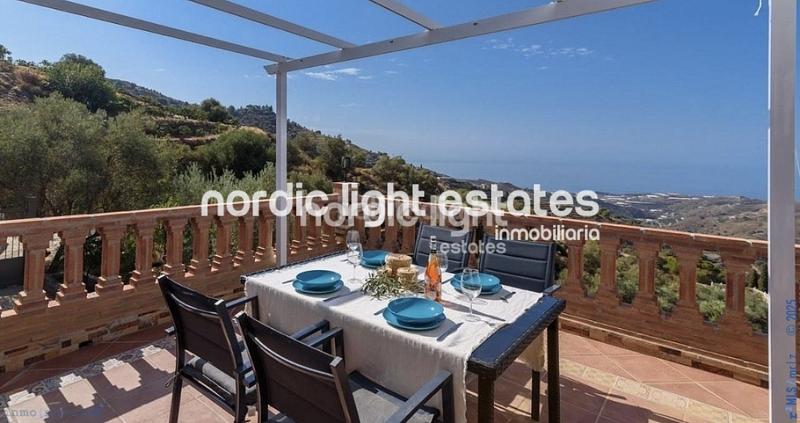Foto 215e6e6a-d035-41ef-8b2b-d00449ce3c4b. Haus mit pool in Torrox pueblo Torrox
