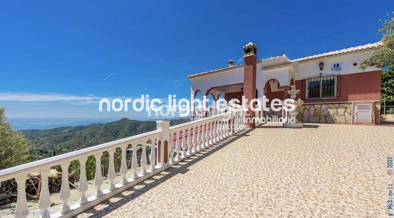 Foto 3abae175-5f00-43a1-8032-63c11e492283. House with pool in Torrox pueblo Torrox