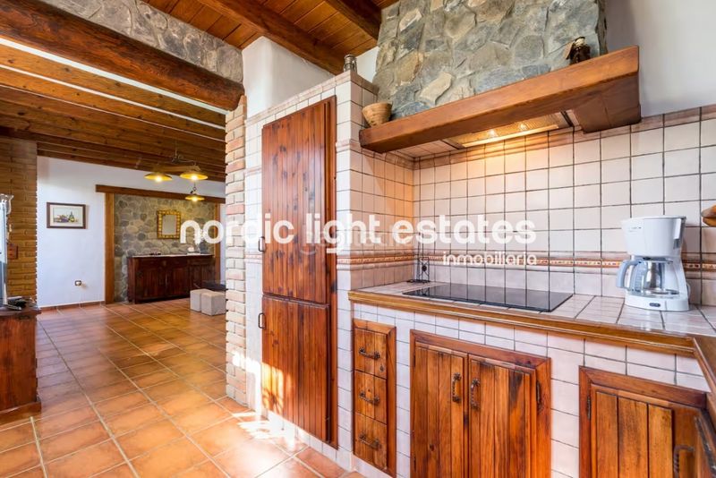 Foto aa442cca-106c-48bf-8761-76212f340adb. Miete etagenwohnung mit pool in Almijara Nerja