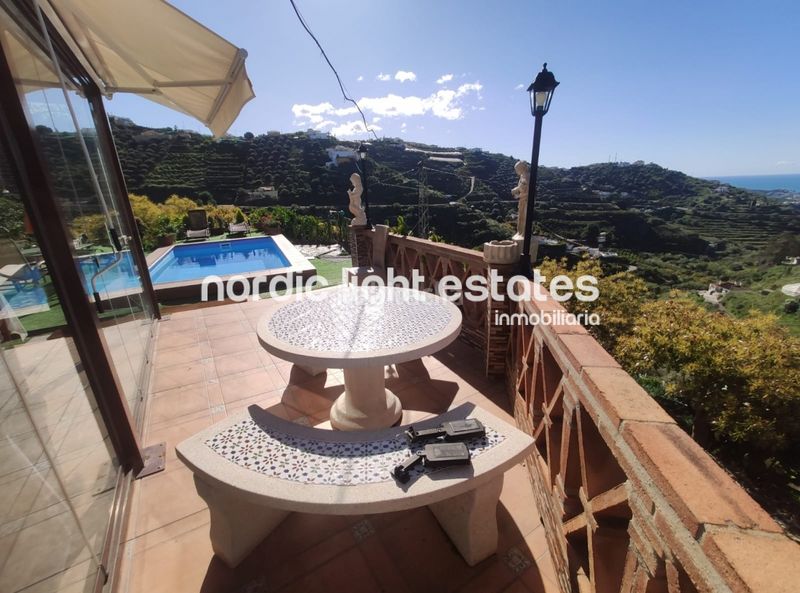Foto a56e15c4-340c-46ca-906d-ddb705b446c4. Lloguer casa amb aparcament piscina a Torrox pueblo Torrox