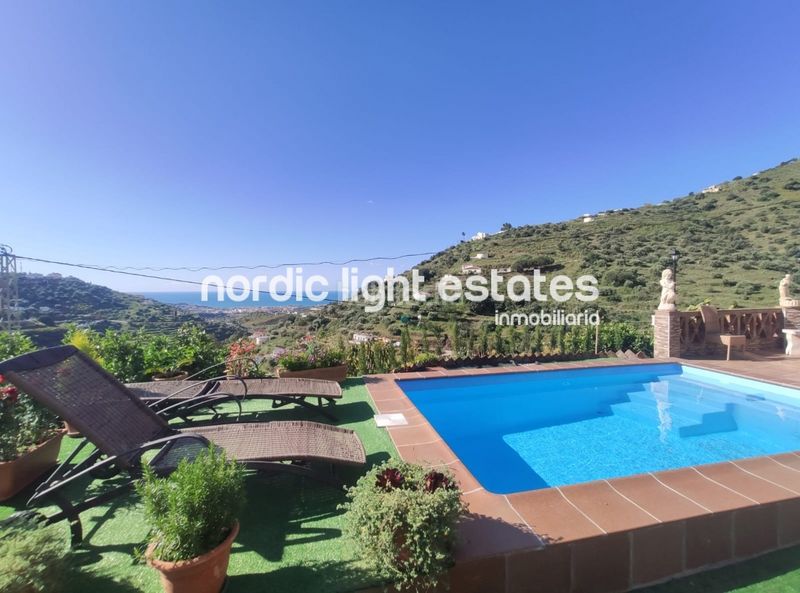 Foto ce2f3193-188e-4a59-8297-05a92d5f7592. Lloguer casa amb aparcament piscina a Torrox pueblo Torrox
