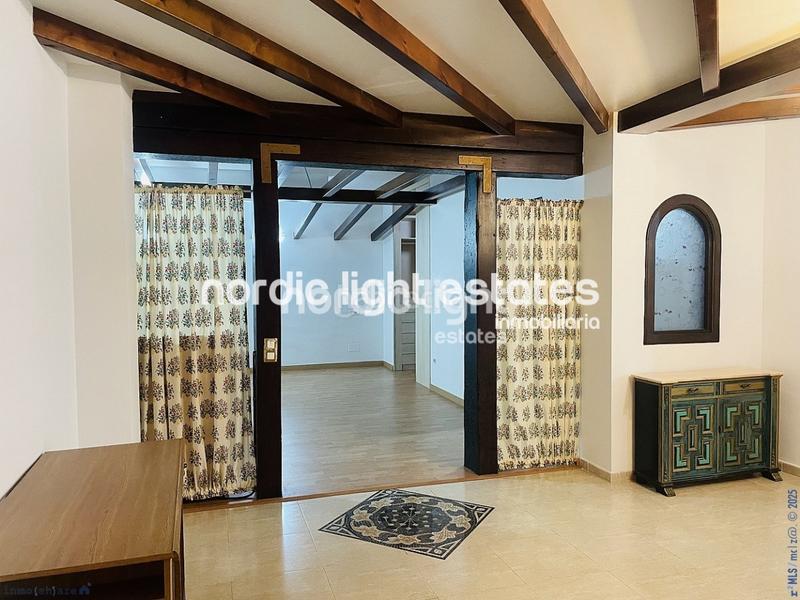 Foto 70a811e8-aad0-4320-b846-3540516e06ac. Piso en Avda Pescia - Ctra de Frigiliana Nerja