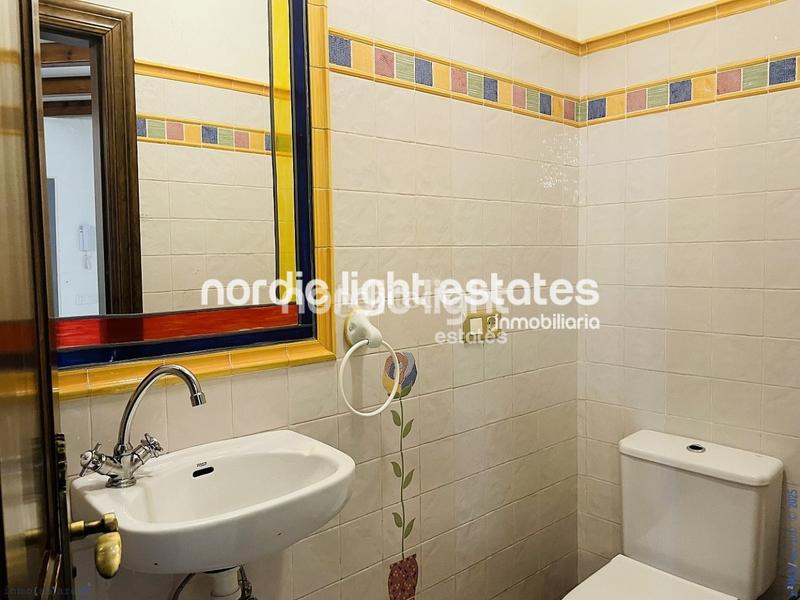 Foto ac9bde42-5c56-4681-8842-31d86432e5b3. Piso en Avda Pescia - Ctra de Frigiliana Nerja
