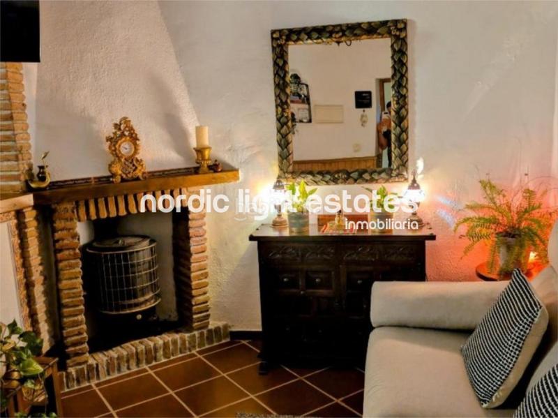 Foto 7c8ea90b-8004-4390-952e-7d958e17f065. Piso en Frigiliana