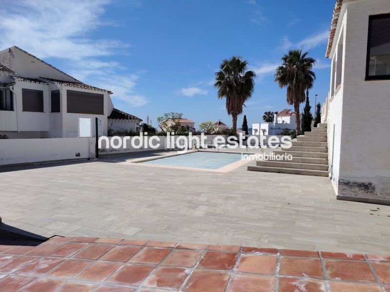 Foto 11388429-8439-4652-a874-262184a5ce6a. Maison avec parking piscine dans Capistrano Nerja