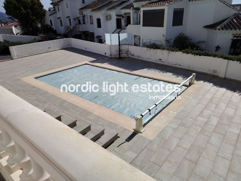 Foto a305a16f-9b4e-4eb1-9c08-fe7a9d42a2a0. Maison avec parking piscine dans Capistrano Nerja