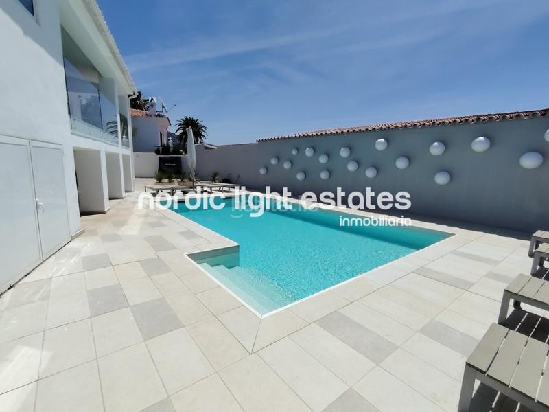 Foto 3f365568-f1dc-4861-8989-f16ec7eaf406. Casa amb aparcament piscina a Capistrano Nerja