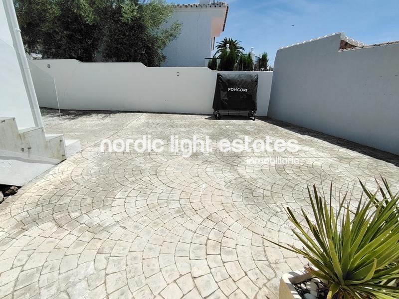 Foto 556cbb46-cb90-494a-92db-f670805d6920. Casa amb aparcament piscina a Capistrano Nerja