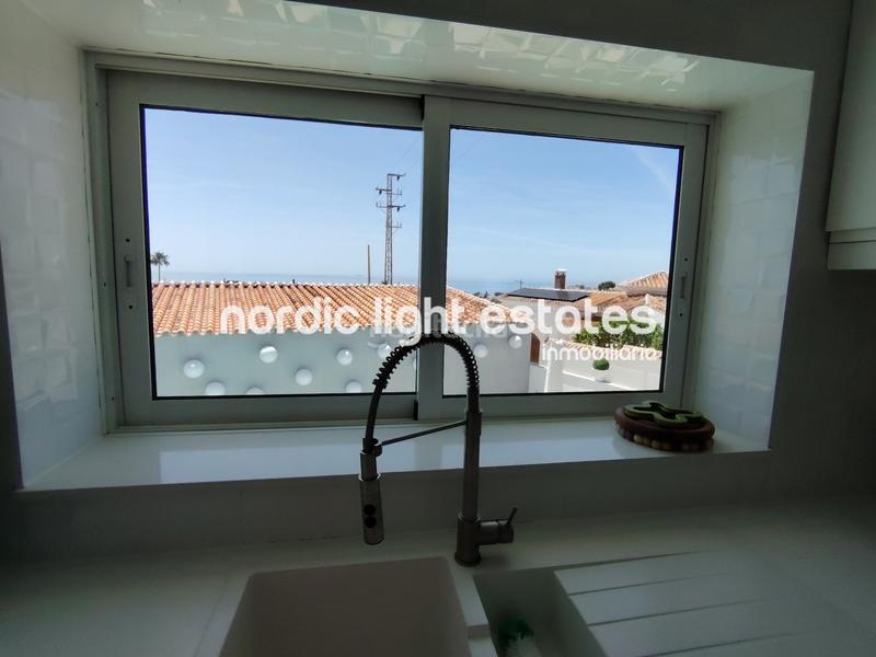Foto 5b2f992f-b415-4b2d-b61d-f6688b5d5340. Casa amb aparcament piscina a Capistrano Nerja