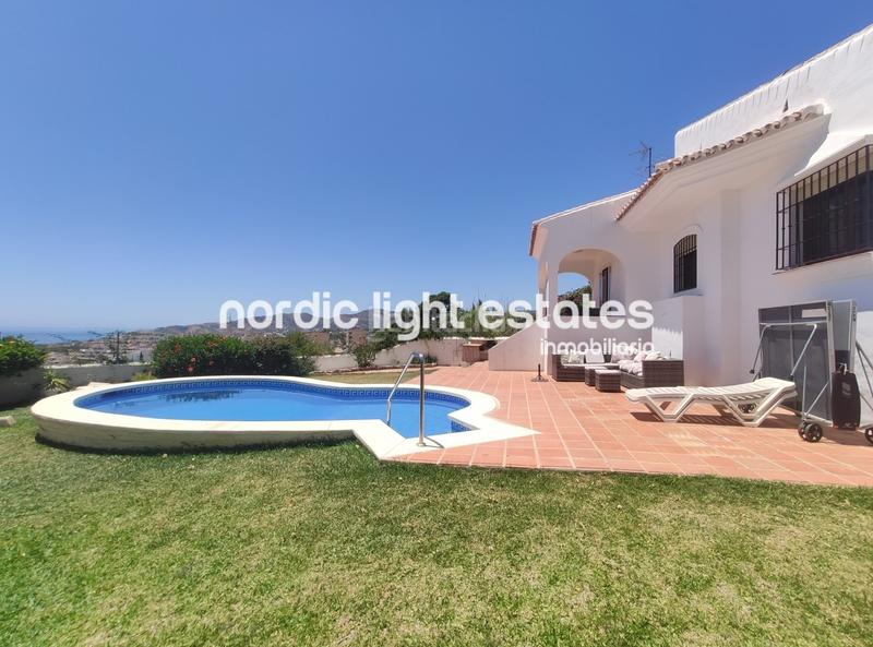 Foto be88ce5a-0957-40c8-ab38-602463864e45. Haus mit pool in Capistrano Nerja