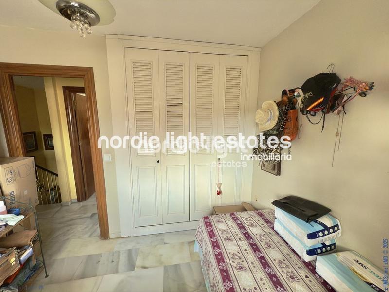 Foto c57310b8-882e-4df0-975c-60dde83f35f6. House with parking pool in El Tomillar Torre del Mar