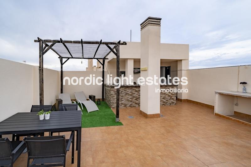 Foto f874363c-6503-42dc-bd9e-9162351d6381. Piso en Avda Pescia - Ctra de Frigiliana Nerja