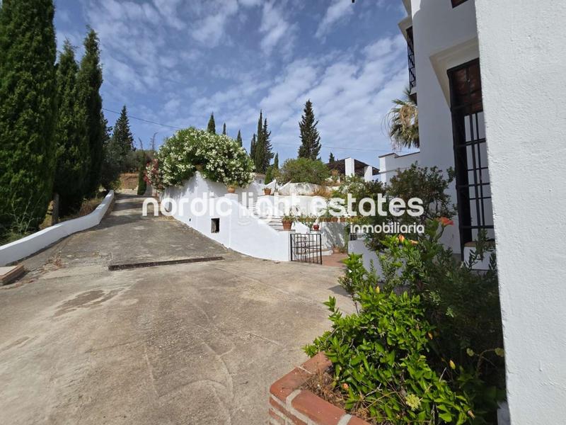 Foto 2ff7d5ea-e4d5-40d4-9194-38db93f77238. House with pool in Torrox pueblo Torrox