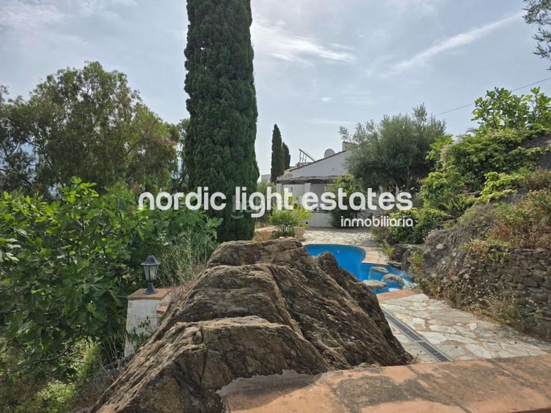 Foto 3f9962ab-470e-49db-9029-2e59cc6acd7b. House with pool in Torrox pueblo Torrox