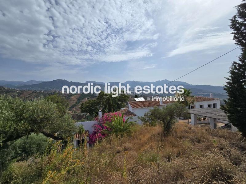 Foto 56d3252d-d66a-474e-aaad-318f5a222df9. House with pool in Torrox pueblo Torrox