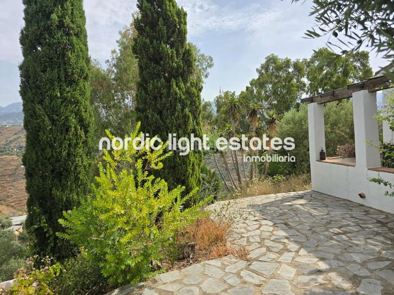 Foto 69e8cb3e-a944-4239-8909-1089839398e6. House with pool in Torrox pueblo Torrox