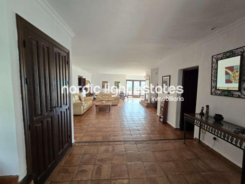 Foto b02aab48-8684-4096-a758-bbdeea72e7b8. House with pool in Torrox pueblo Torrox