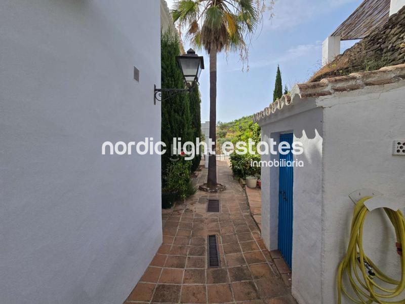 Foto b5437517-31b5-4f04-b76b-746cc5b30890. House with pool in Torrox pueblo Torrox