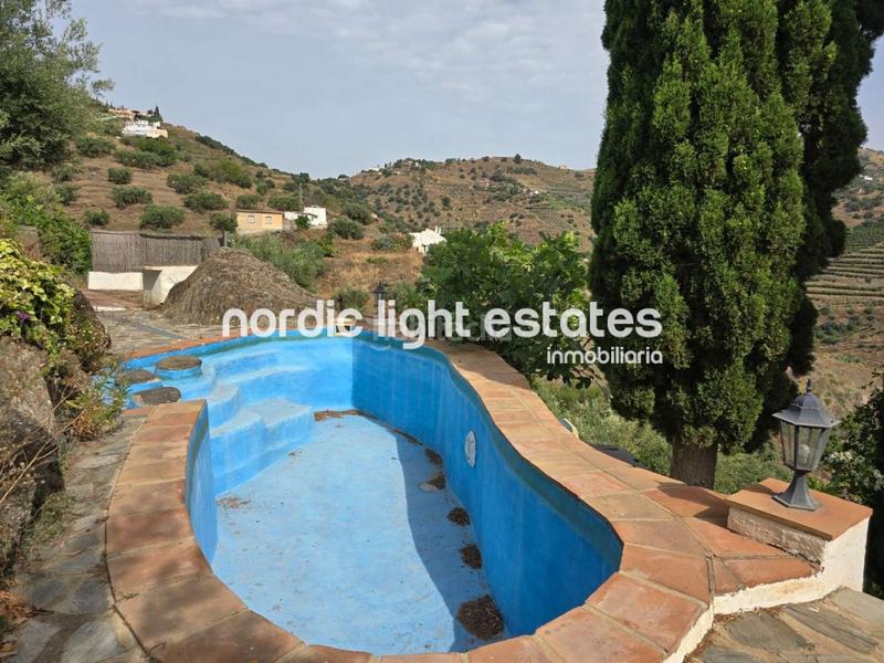 Foto d2be2ca2-8dd8-4fa7-a957-9692276fb0fa. House with pool in Torrox pueblo Torrox