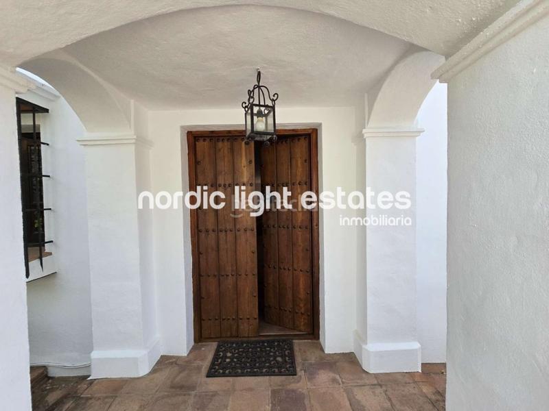 Foto dc8ca79d-ee42-4153-a910-0fb701d1c18c. House with pool in Torrox pueblo Torrox