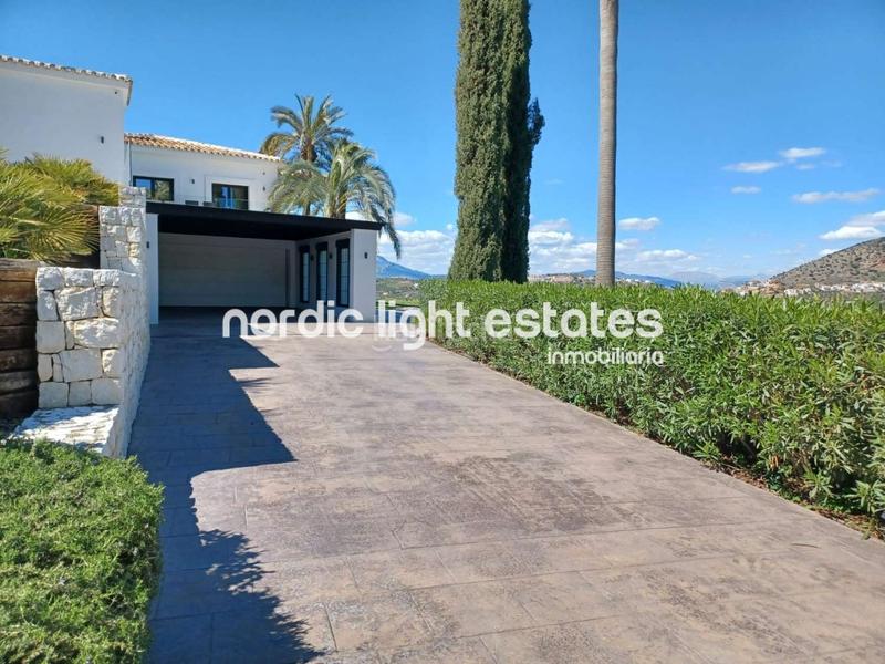 Foto 5e7eff2d-0c81-4dd1-b3e7-a5ba18033167. House with parking pool in Coín