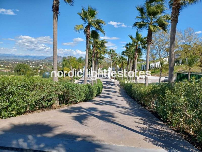 Foto c07593c1-56d0-4a32-a7ec-a8b2ef2ee645. House with parking pool in Coín