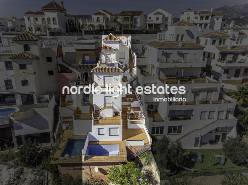 Foto a9c4c43c-f4a9-4b47-bd8a-761a716d0de2. Casa amb piscina a Frigiliana
