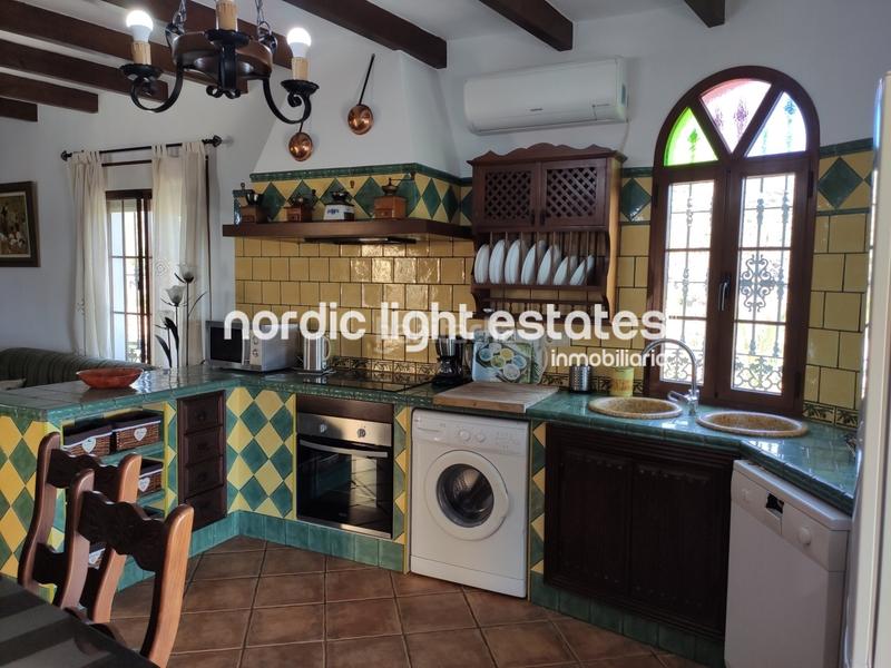Foto 1c4ce4d7-f5c6-4bae-ab95-b14e456d9161. Rent house with parking pool in Torrox pueblo Torrox