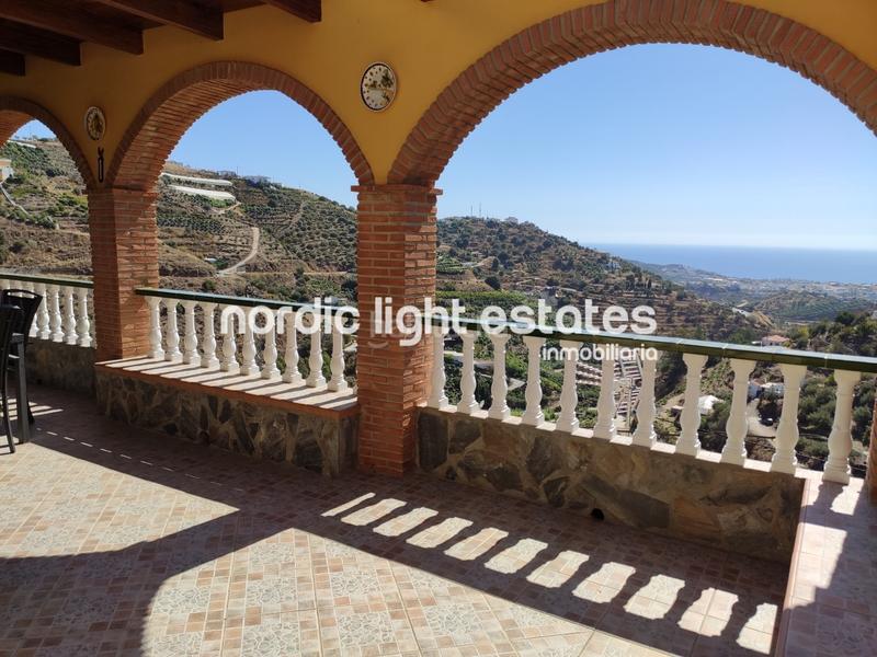 Foto 2c584a93-a7f2-438a-85b1-40617b9ebf5e. Rent house with parking pool in Torrox pueblo Torrox