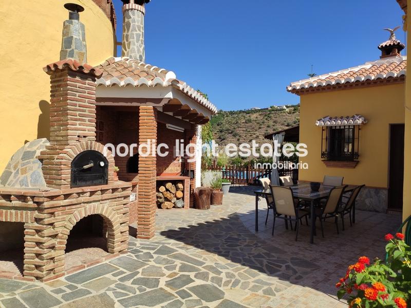 Foto 2e3da891-4aad-4577-bf22-02073dba176c. Rent house with parking pool in Torrox pueblo Torrox