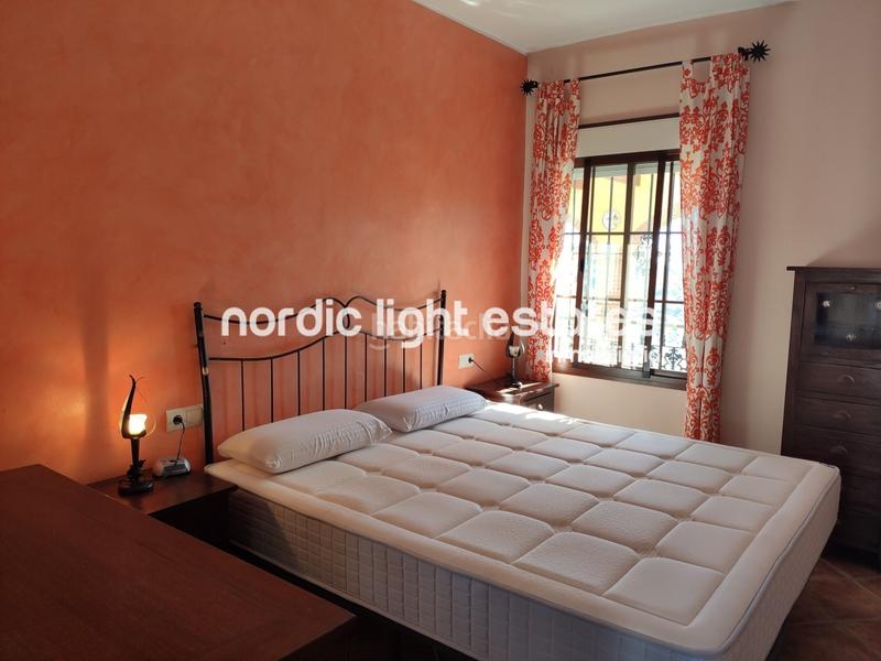 Foto 92f8880a-6c95-4812-9998-d1bd610770f9. Rent house with parking pool in Torrox pueblo Torrox