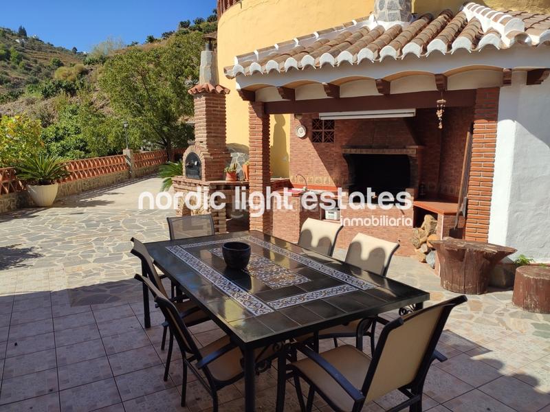 Foto 97f8662c-5b93-46de-97f7-00331073cbf1. Rent house with parking pool in Torrox pueblo Torrox
