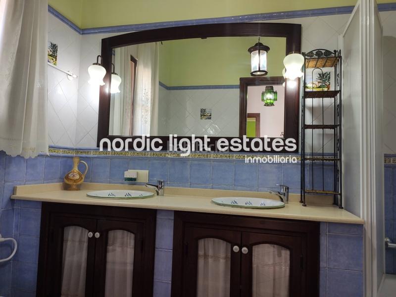 Foto c91338ea-cdbd-422a-8d01-dfa0fabb4ded. Rent house with parking pool in Torrox pueblo Torrox