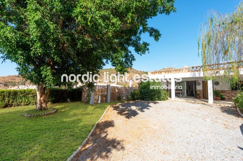 Foto b8f32ab0-0caf-4bd0-968c-0a84f3b107cc. Casa con piscina in Torrox pueblo Torrox