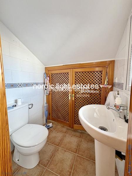 Foto 2071dd6f-e21f-4b5a-876f-a753f4b02876. Casa con parcheggio in Caleta de Velez