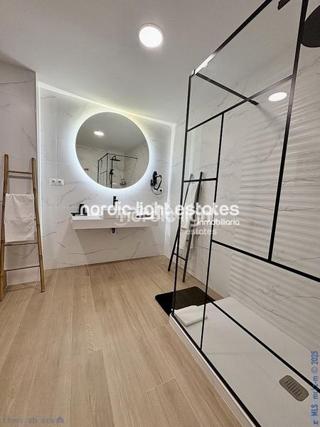 Foto b579f850-2611-419c-b4ba-4270989ac413. Casa con parcheggio in Caleta de Velez