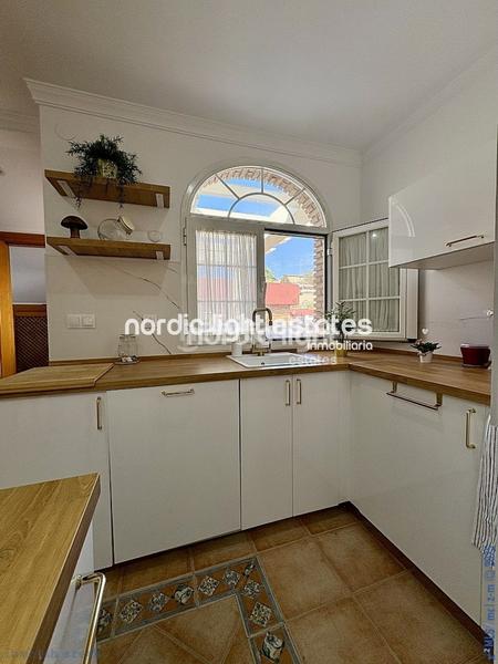 Foto c48130aa-e47c-4338-8df3-954de3085056. Casa con parcheggio in Caleta de Velez