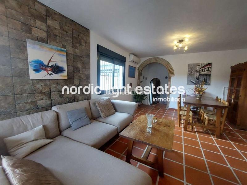 Foto ab185d3e-87d6-4bd8-885e-bb5000860538. Casa amb piscina a Frigiliana