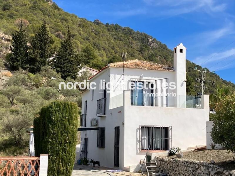 Foto ba735f1e-5c6b-4276-9b60-7acc0d57ea42. Casa amb piscina a Frigiliana