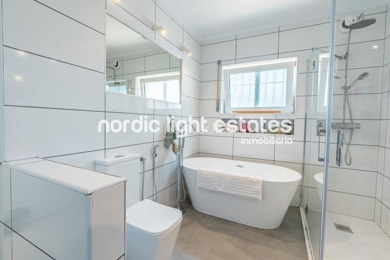 Foto 9537b653-3dc6-45bc-be59-62280280a096. Casa en Avda Pescia - Ctra de Frigiliana Nerja