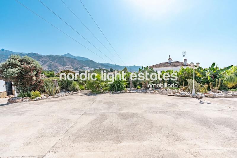 Foto 633f943a-f6e8-4585-940a-6b2675fd5400. Haus mit parking pool in Avda Pescia - Ctra de Frigiliana Nerja