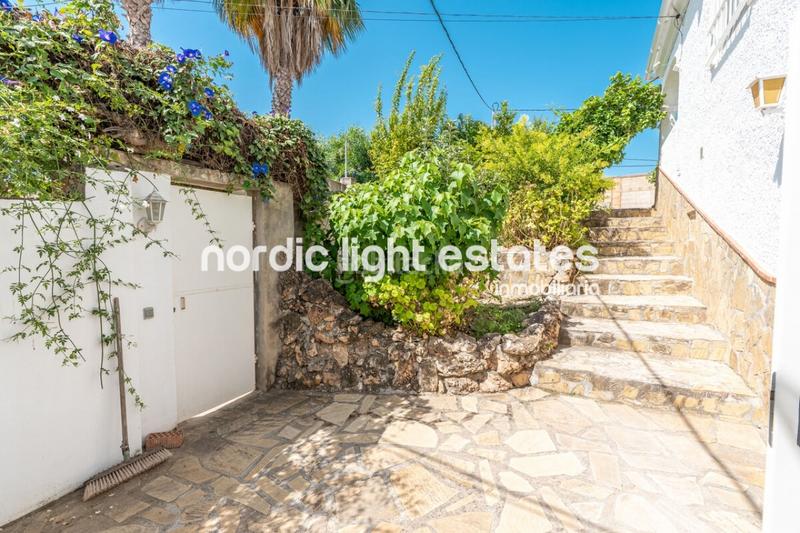 Foto b779db21-9eb0-4375-a4c5-631ddde40a17. Haus mit parking pool in Avda Pescia - Ctra de Frigiliana Nerja